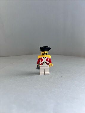 LEGO Pirates Imperial Guard Officer Minifigure